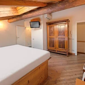 2* Affittacamere Centre And